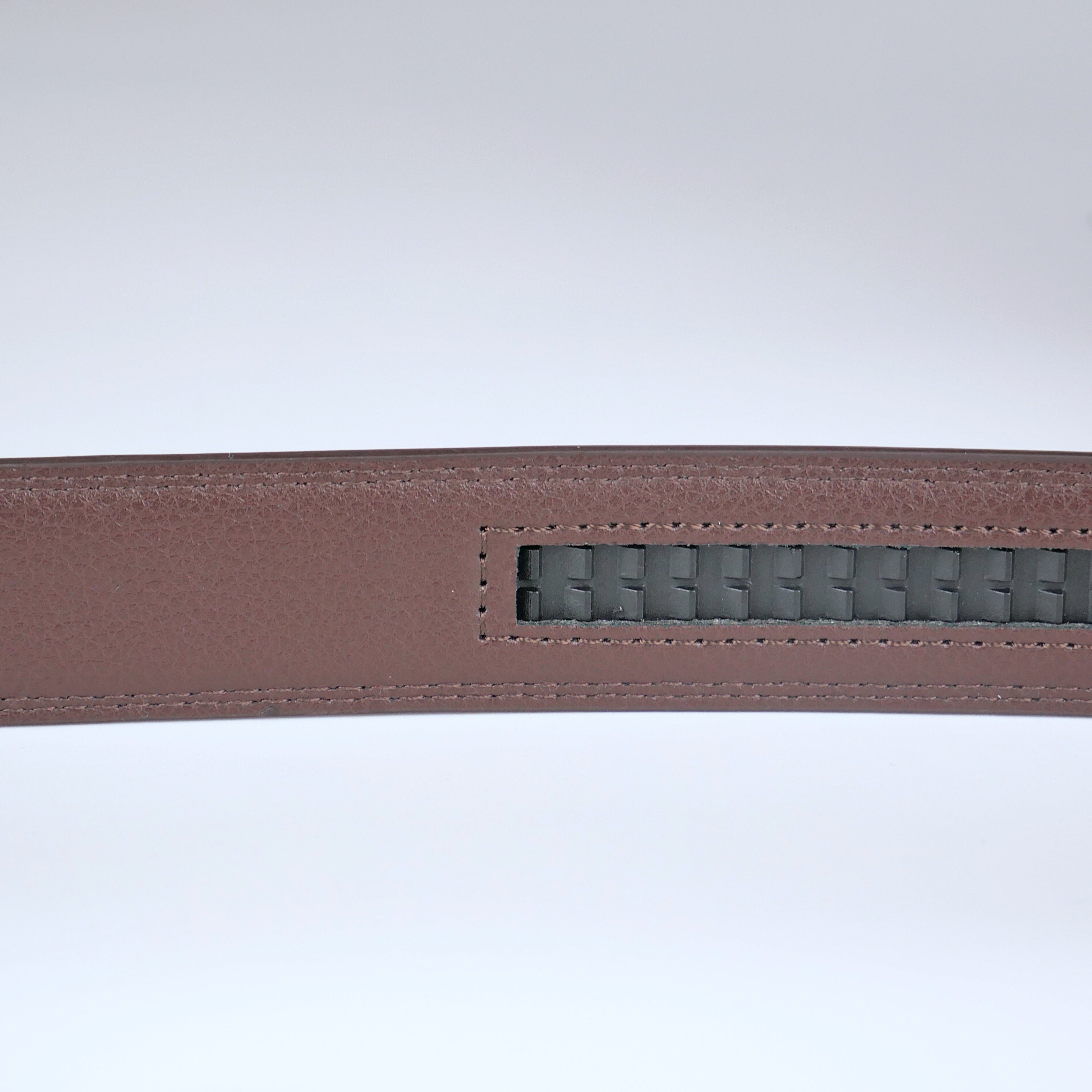 Klassiskt brunt bälte med automatiskt silver spänne Livremmar