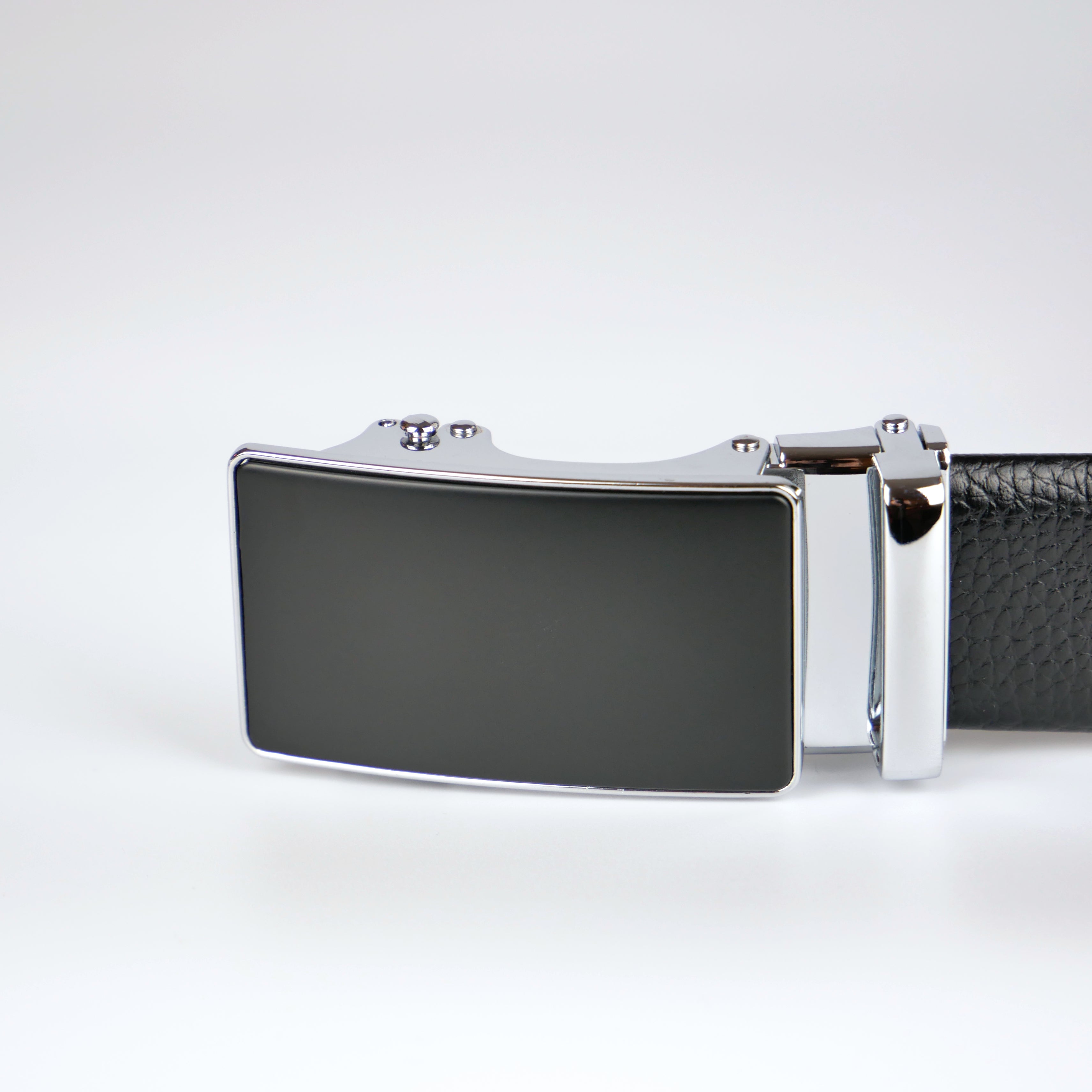 Standard svart bälte med automatiskt silver/svart spänne Livremmar