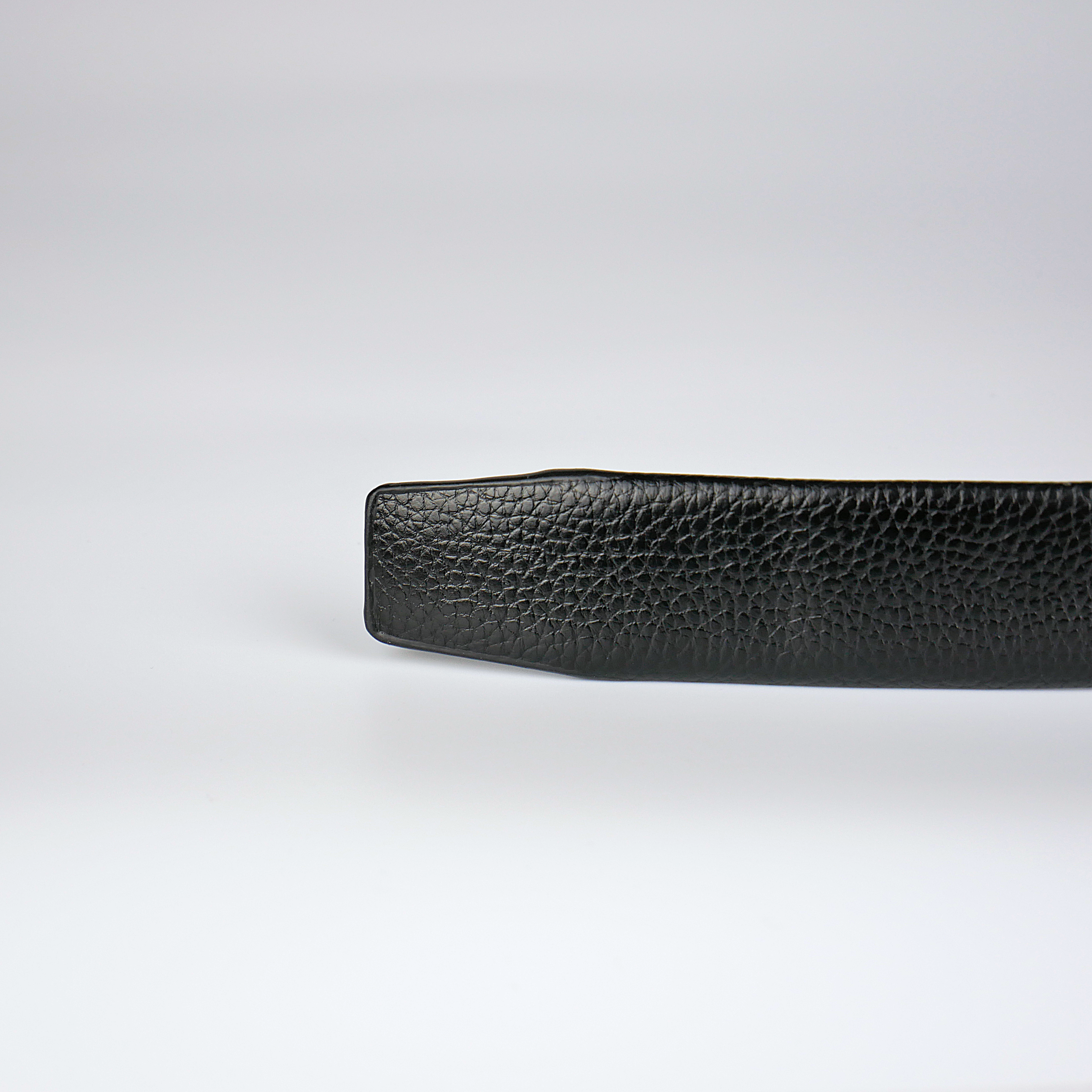 Standard svart bälte med automatiskt mörkt spänne Livremmar