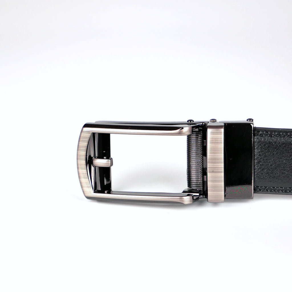 Klassiskt svart bälte med automatiskt mörkt spänne Livremmar