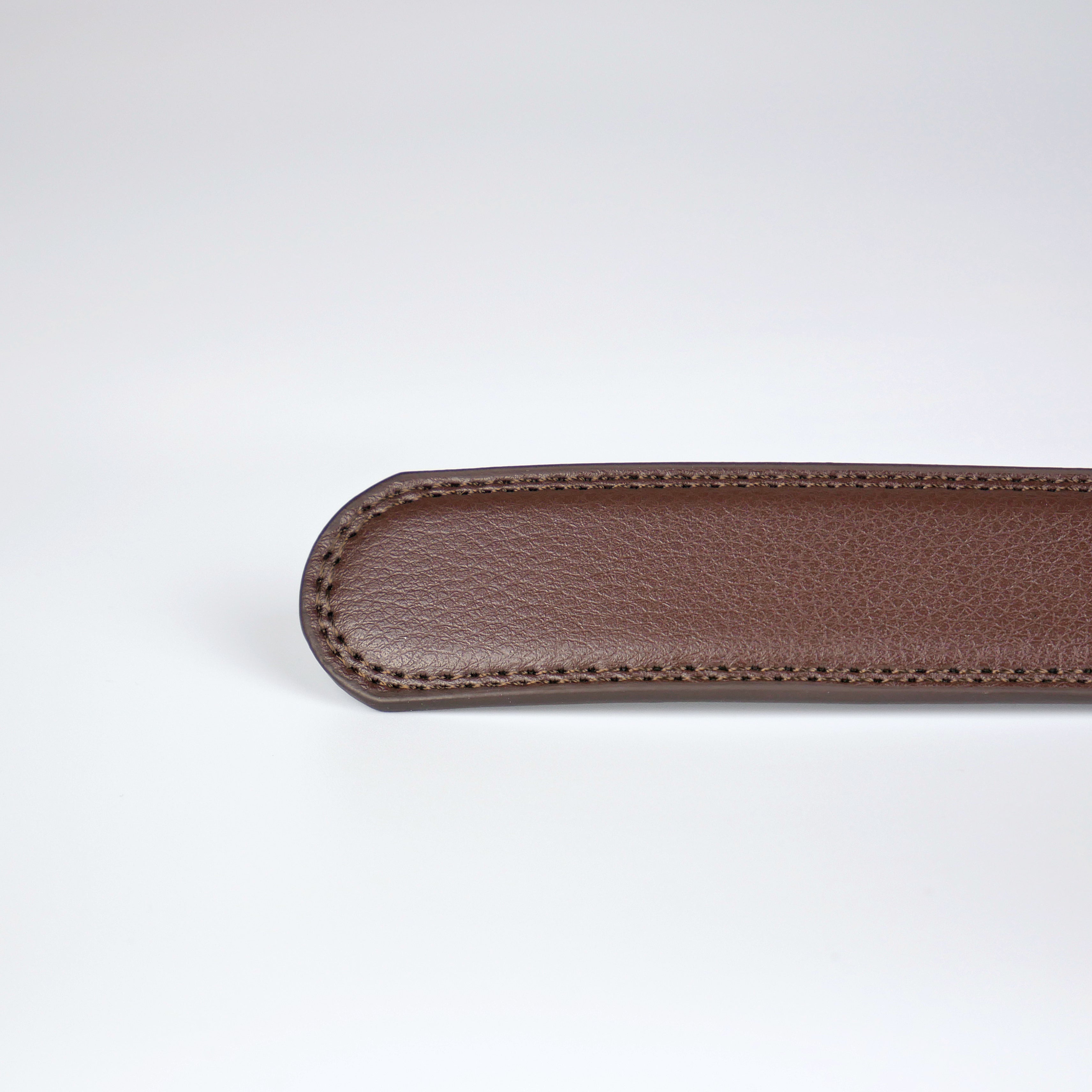 Klassiskt brunt bälte med automatiskt silver spänne Livremmar