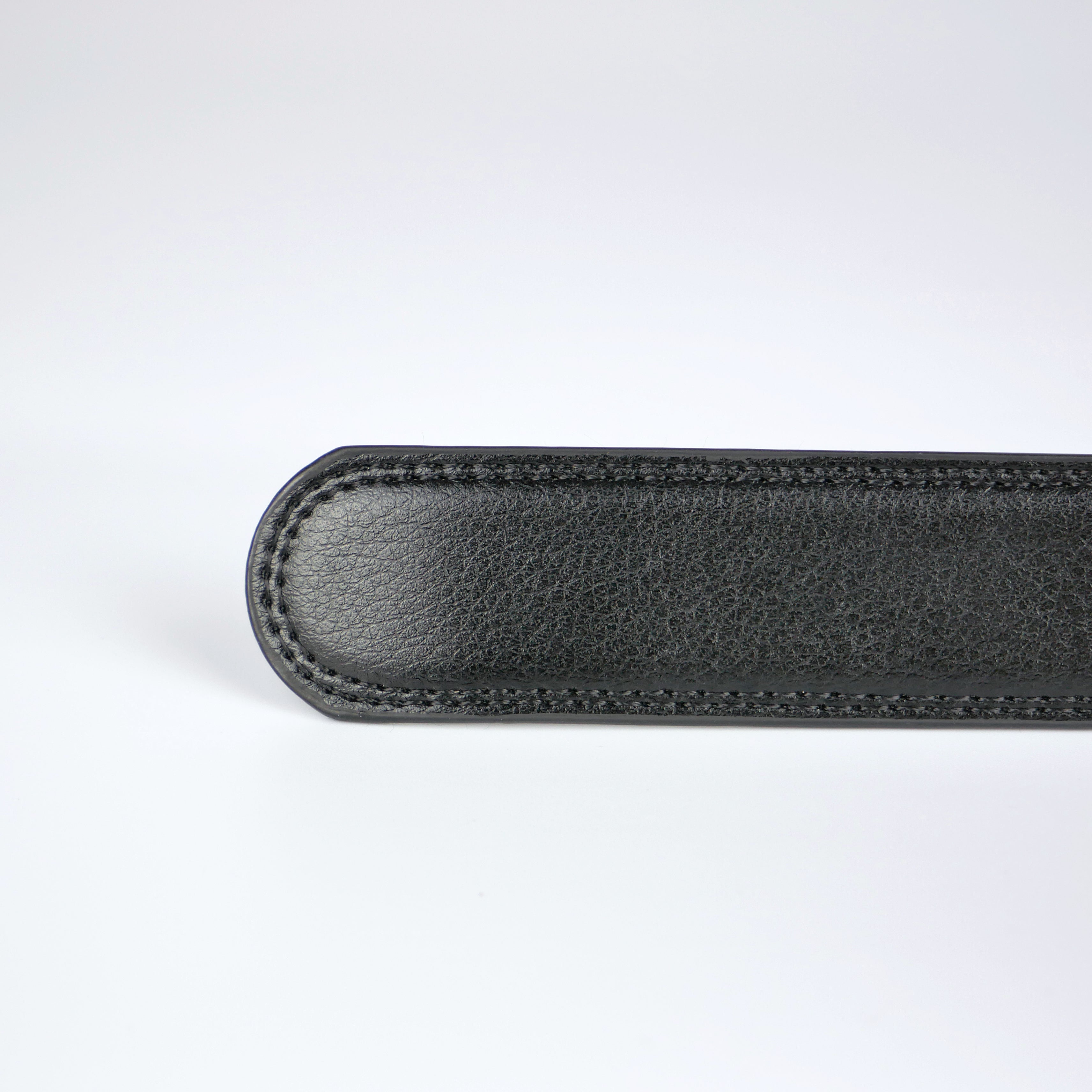 Klassiskt svart bälte med automatiskt silver spänne Livremmar